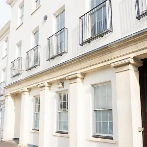 Court Apartment Cheltenham