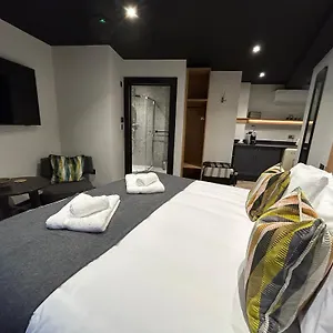 Crescent Place By Mansley Aparthotel